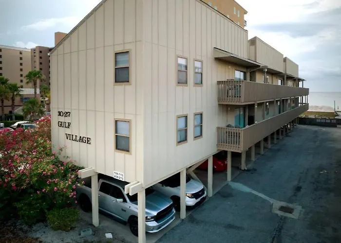 Living The Dream 2 Bedroom Ocean View Cozy