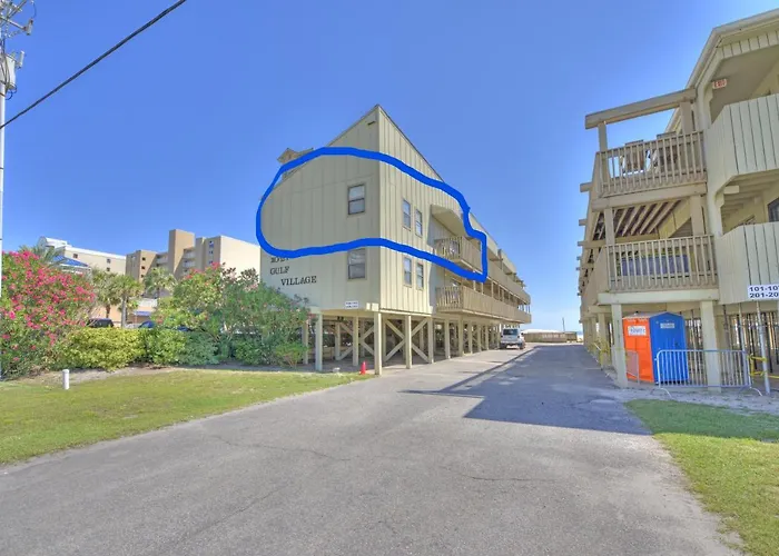 Living The Dream 2 Bedroom Ocean View Cozy Apartment *
